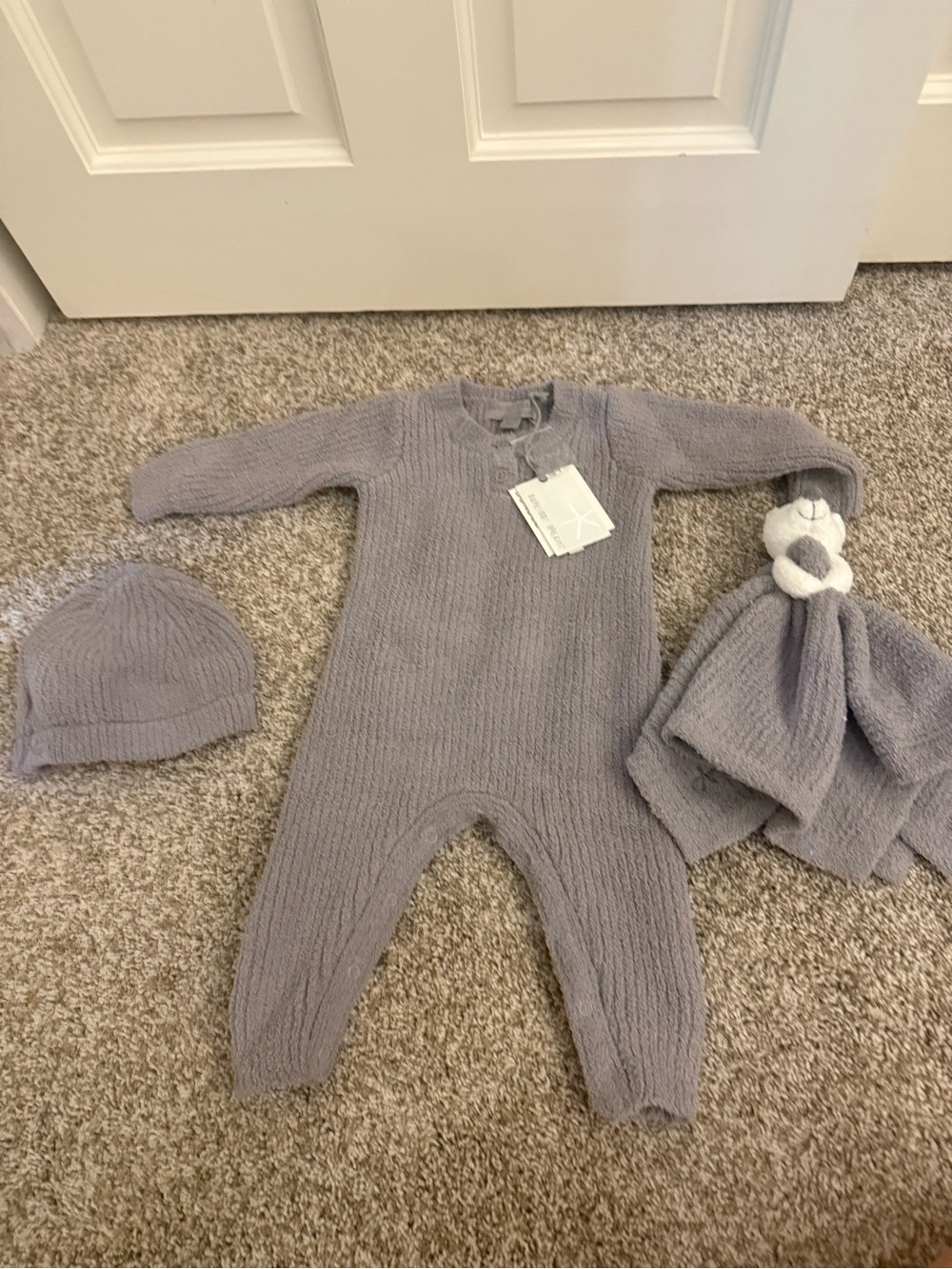 Barefoot dreams baby bundle Cozy Knit Baby One-Piece with Hat & Lovey - gray